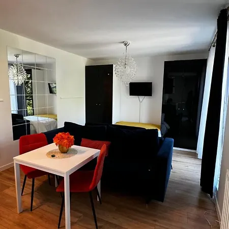 Manufaktura Modern Apartment Lodz